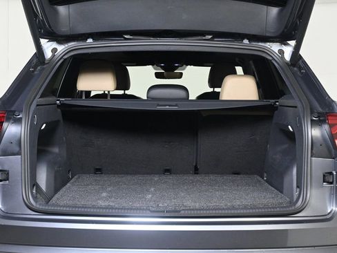 Used 2025 Volkswagen Atlas Cross Sport SE w/ Panoramic Sunroof Package image 21