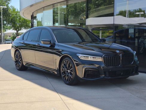 Used 2022 BMW 750i xDrive w/ Executive Package AWD/4WD image 7