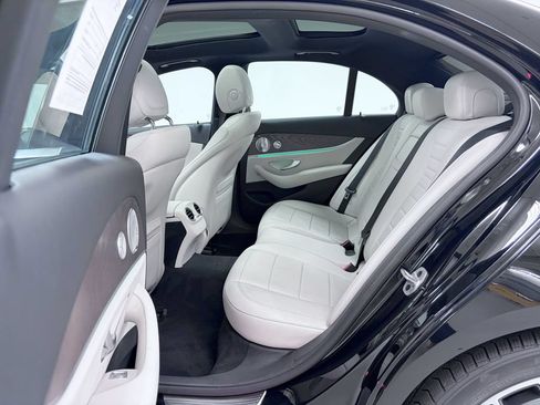 Used 2021 Mercedes-Benz E 350 4MATIC Sedan image 15