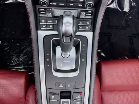 Used 2024 Porsche 718 Boxster RWD image 23