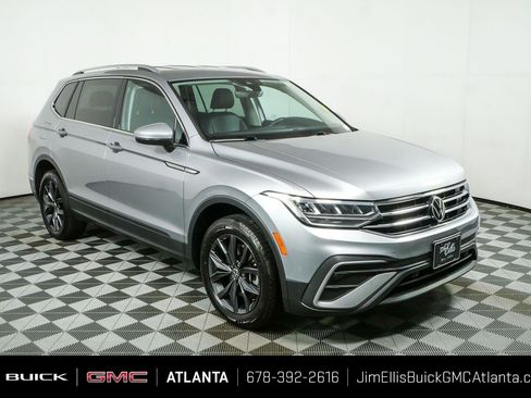 Used 2024 Volkswagen Tiguan SE AWD/4WD image 1