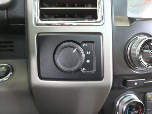 Used 2015 Ford F150 Lariat w/ Equipment Group 502A Luxury AWD/4WD image 11