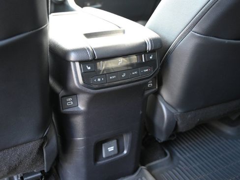 Used 2025 Toyota Grand Highlander AWD Hybrid image 22