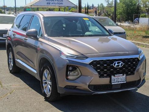 Used 2019 Hyundai Santa Fe SE image 6
