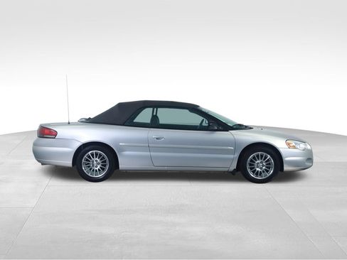 Used 2004 Chrysler Sebring LXi FWD image 11