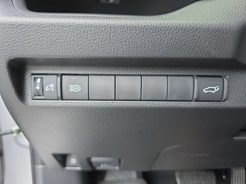 Used 2025 Toyota RAV4 XSE AWD/4WD image 26
