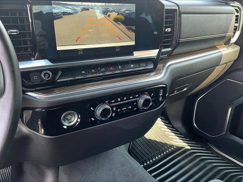 Used 2023 Chevrolet Silverado 1500 LT image 25