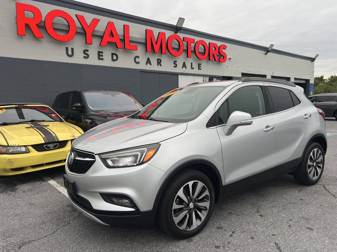 Used 2018 Buick Encore Essence AWD/4WD image 1