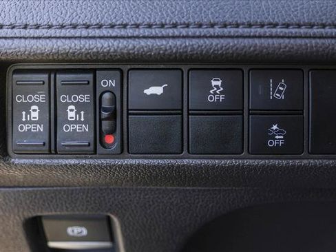 Used 2018 Honda Odyssey EX-L image 13