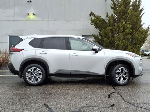 Used 2021 Nissan Rogue SV AWD/4WD image 2
