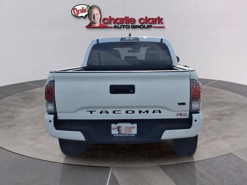Used 2020 Toyota Tacoma TRD Off-Road w/ Technology Package image 4
