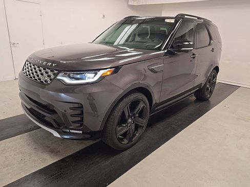 Used 2025 Land Rover Discovery Metropolitan Edition AWD/4WD image 2