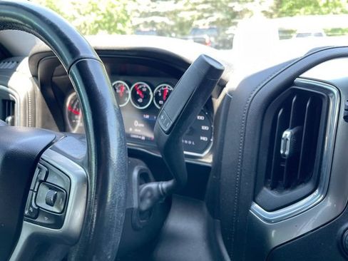 Used 2021 Chevrolet Silverado 1500 LT Trail Boss w/ Convenience Package II AWD/4WD image 16