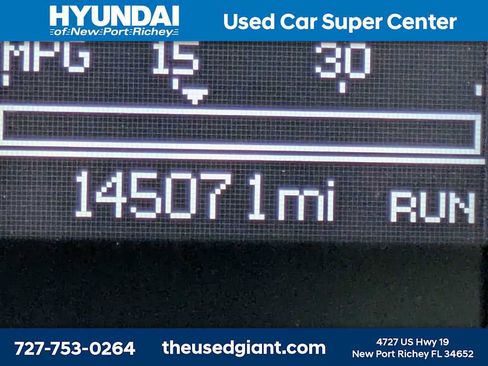 Used 2014 Chrysler Town & Country Touring FWD image 38