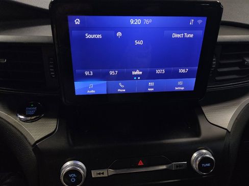 Used 2020 Ford Explorer XLT image 25