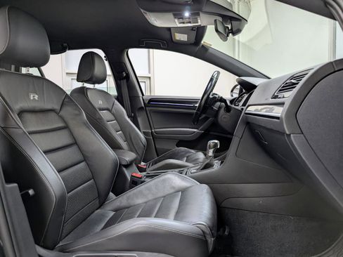 Used 2019 Volkswagen Golf 4-Door image 24