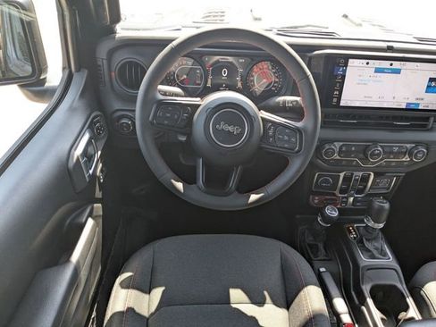 Used 2024 Jeep Gladiator Rubicon w/ Safety Group AWD/4WD image 27