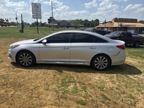 Used 2016 Hyundai Sonata Limited w/ Option Group 04 FWD image 11