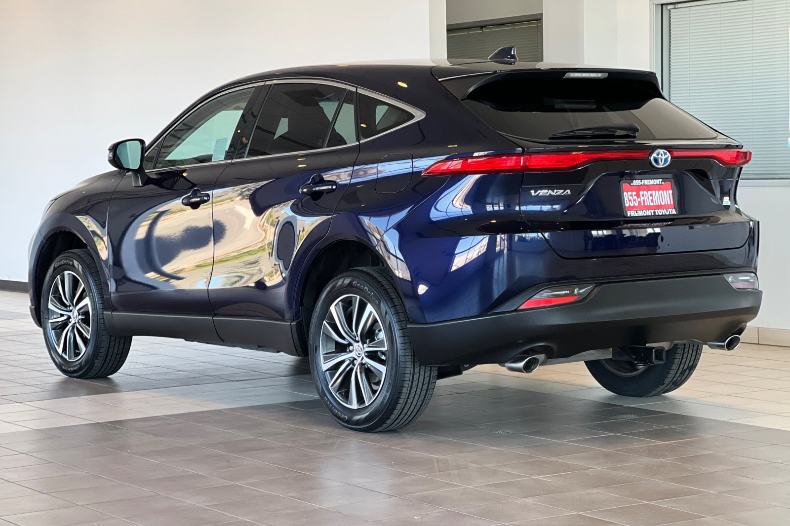 Certified 2024 Toyota Venza LE AWD/4WD image 6