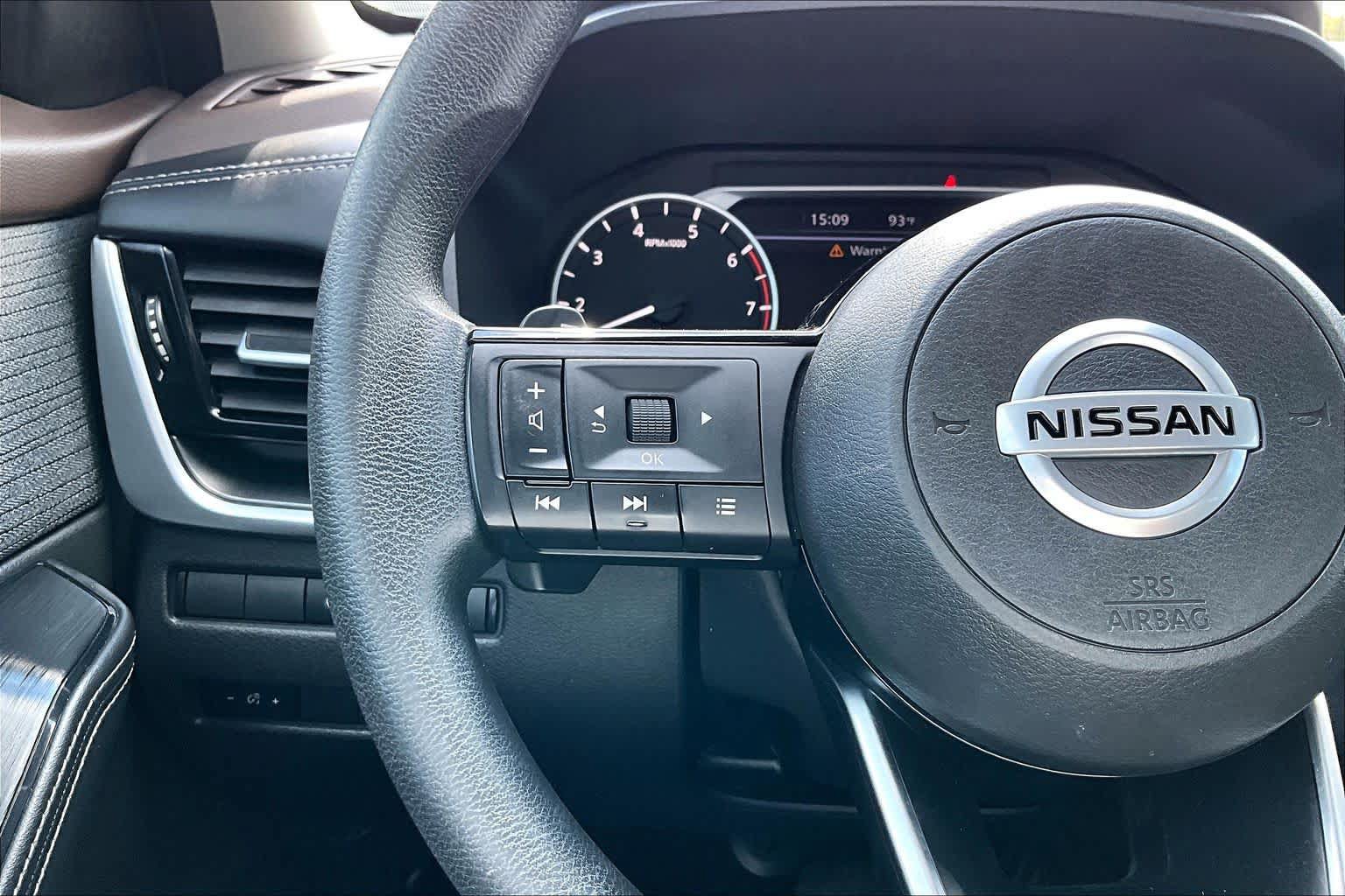 Used 2021 Nissan Rogue SV AWD/4WD image 24