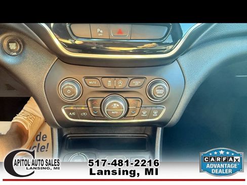 Used 2020 Jeep Cherokee Limited AWD/4WD image 30