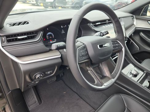 New 2026 Jeep Grand Cherokee L Limited AWD/4WD image 10