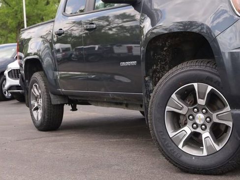 Used 2017 Chevrolet Colorado Z71 AWD/4WD image 3