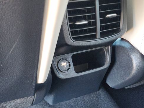 Used 2021 Kia Seltos SX image 39