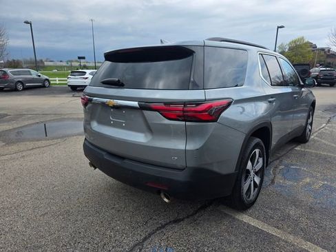 Used 2023 Chevrolet Traverse LT w/ LT Premium Package AWD/4WD image 4
