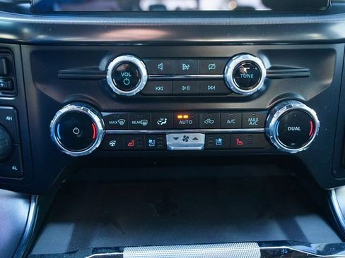 Used 2024 Ford F150 Platinum image 23