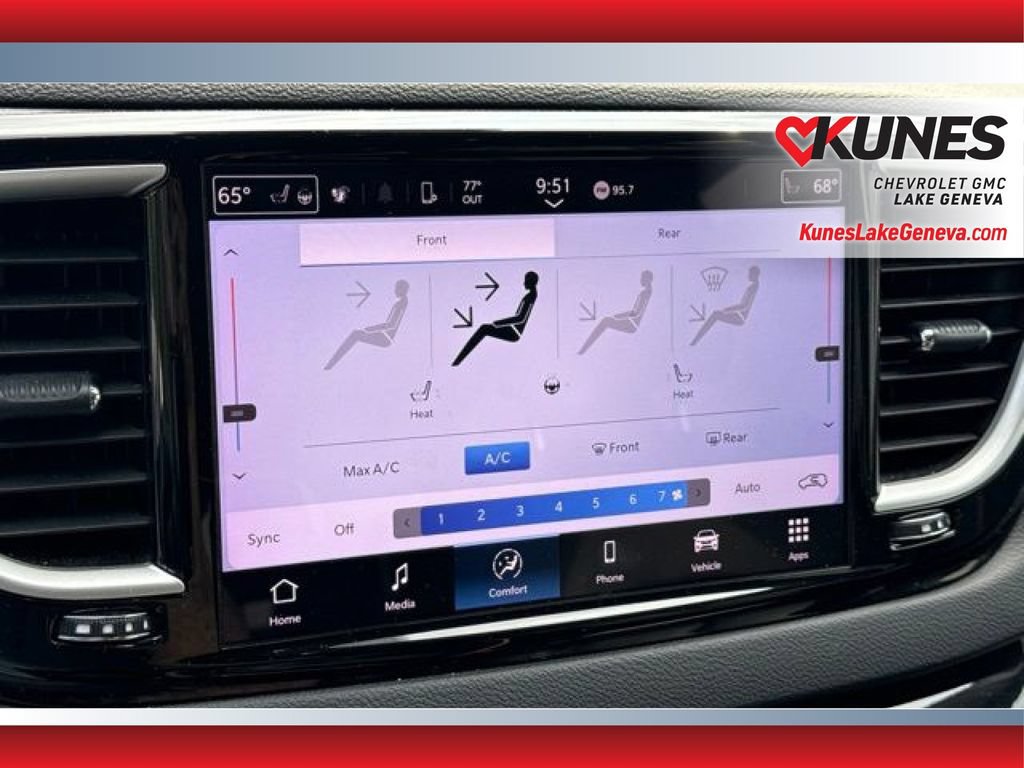Used 2024 Chrysler Pacifica Touring-L FWD image 23