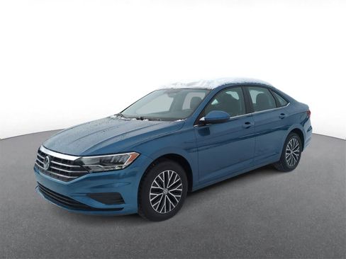 Used 2020 Volkswagen Jetta SE w/ SE Cold Weather Package image 4