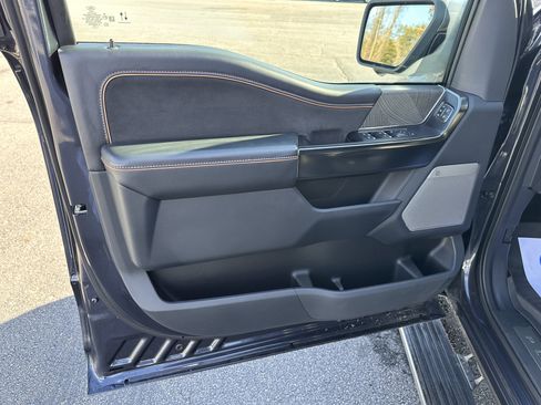 Used 2022 Ford F150 Platinum w/ Trailer Tow Package AWD/4WD image 10