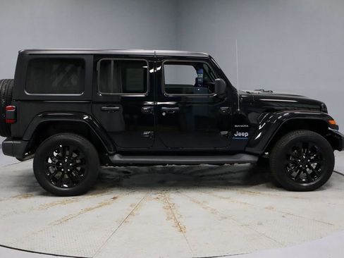 Used 2023 Jeep Wrangler Unlimited Sahara w/ Cold Weather Group AWD/4WD image 14