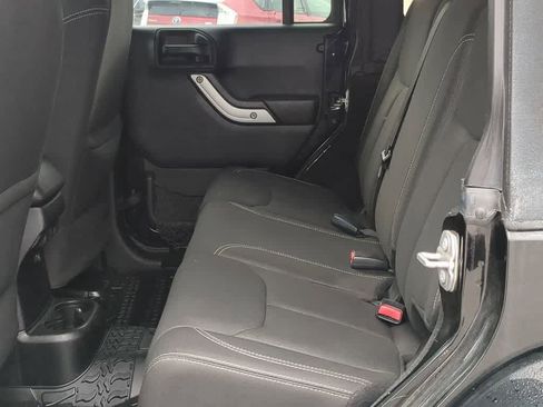 Used 2017 Jeep Wrangler Unlimited Sahara w/ Connectivity Group image 19