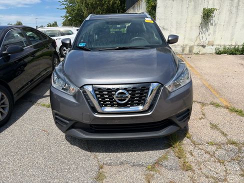 Used 2019 Nissan Kicks SV FWD image 5