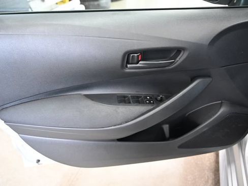 Used 2023 Toyota Corolla LE FWD image 27