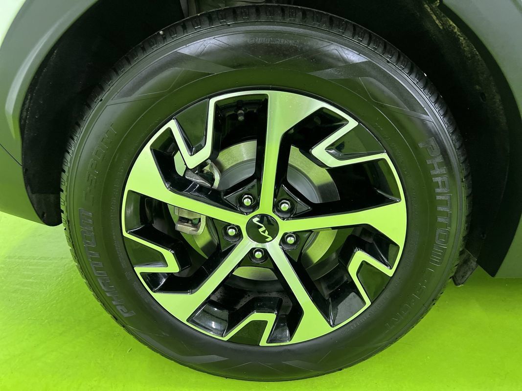 Used 2023 Kia Sportage EX FWD image 15