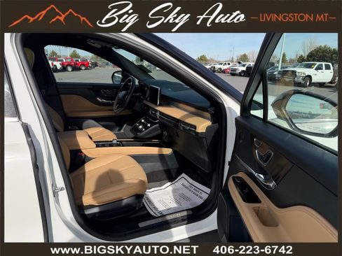 Used 2021 Lincoln Corsair Reserve w/ Equipment Group 201A image 19