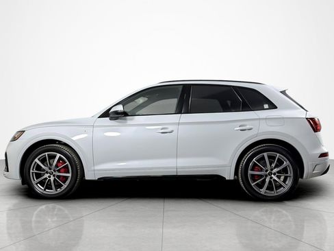Used 2025 Audi Q5 e Premium Plus w/ Premium Plus Package image 2