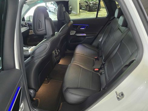 Used 2024 Mercedes-Benz GLC 300 4MATIC image 16