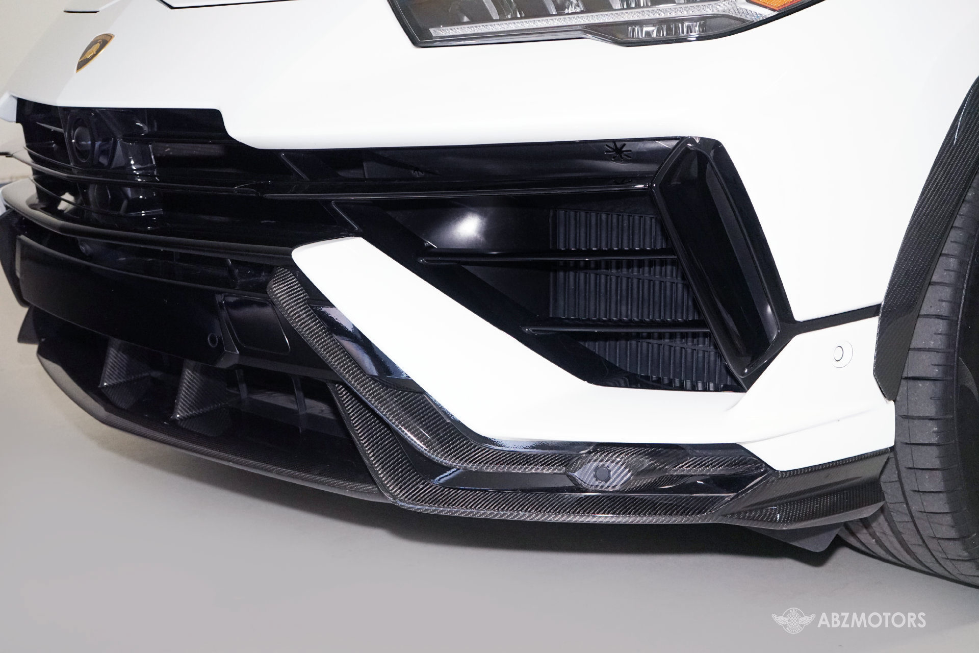 Used 2024 Lamborghini Urus Performante AWD/4WD image 9