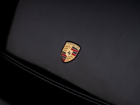 Used 2025 Porsche 911 Carrera image 12