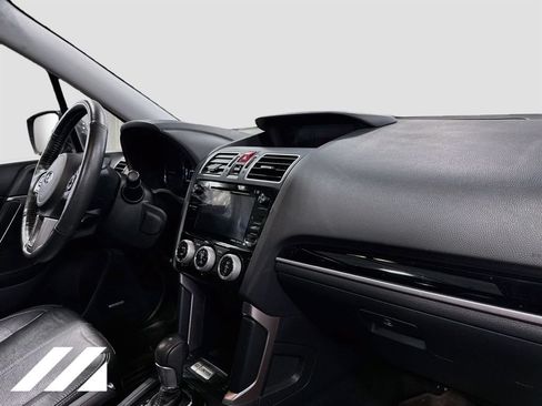 Used 2018 Subaru Forester 2.5i Touring AWD/4WD image 32