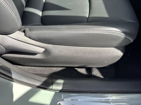 Used 2021 Toyota RAV4 XLE Premium AWD/4WD image 43