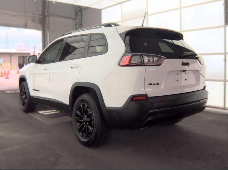 Used 2023 Jeep Cherokee Altitude Lux AWD/4WD image 4
