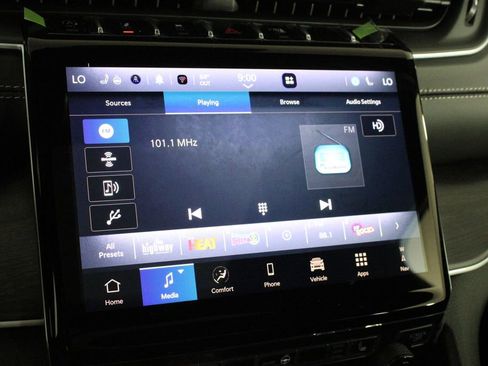 New 2025 Jeep Grand Cherokee L Limited w/ Black Appearance Package image 36