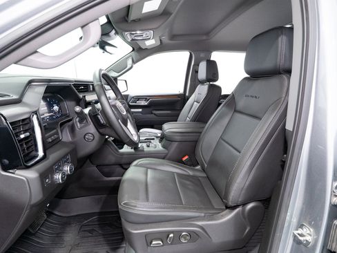 Used 2025 GMC Sierra 1500 Denali w/ Technology Package AWD/4WD image 19