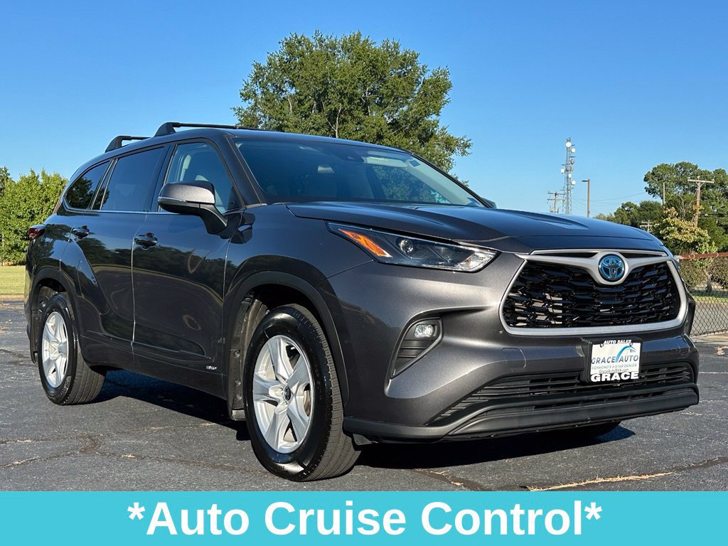 Used 2022 Toyota Highlander LE AWD/4WD image 11