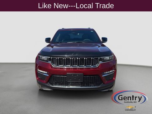 Used 2025 Jeep Grand Cherokee Limited w/ Luxury Tech Group II AWD/4WD image 2